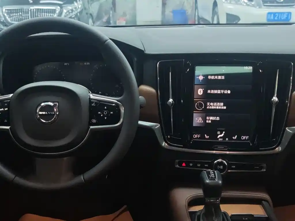 Volvo S90 2019 — фото 16