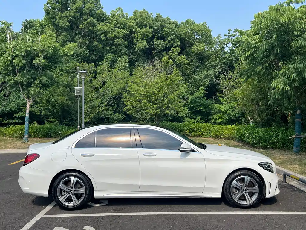 Mercedes-Benz C-Class 2021 — фото 17