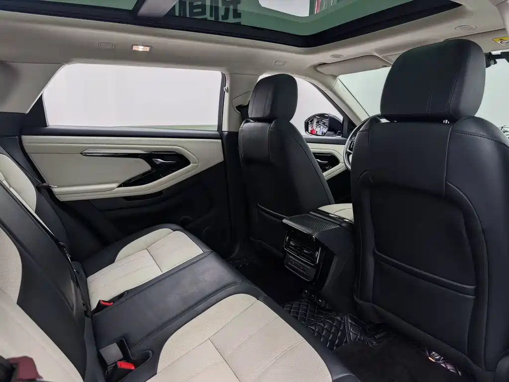Land Rover Range Rover Evoque 2022 — фото 21