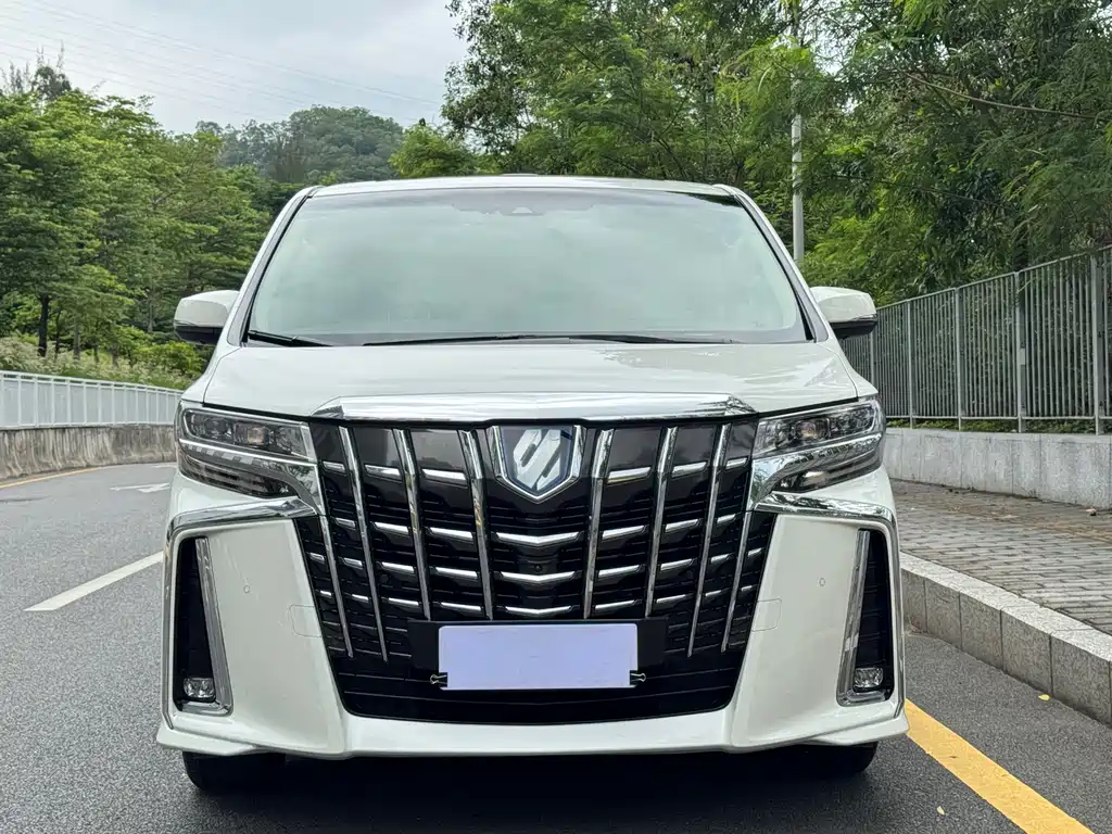 Toyota Alphard 2022 — фото 5