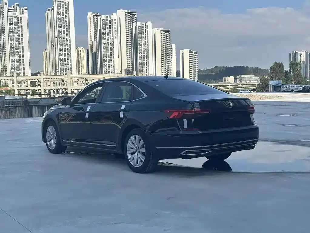 Volkswagen Passat 2020 — фото 13