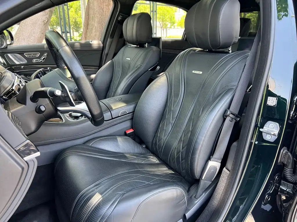 Mercedes-Benz S-Class AMG 2019 — фото 25
