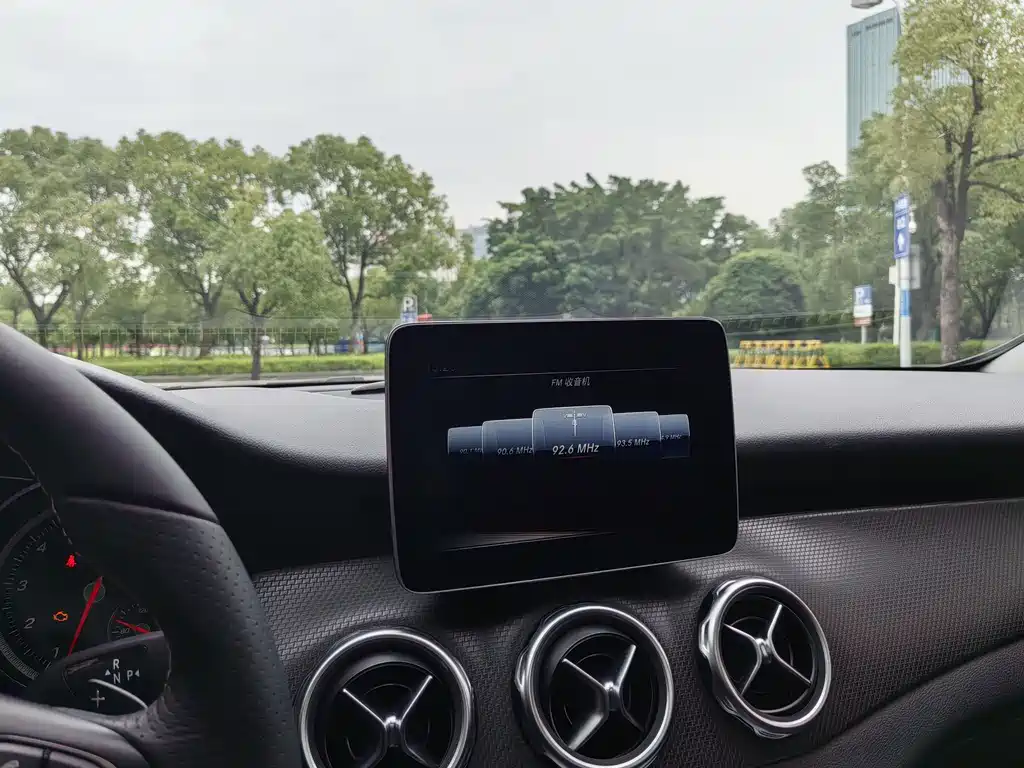 Mercedes-Benz GLA 2018 — фото 28