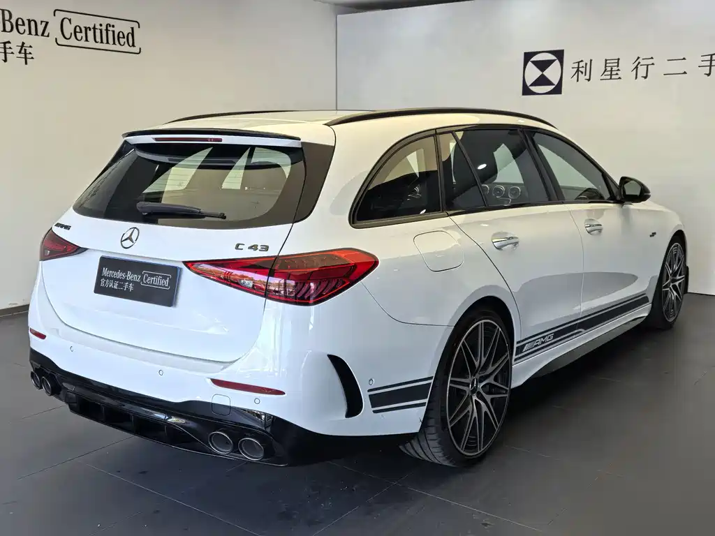 Mercedes-Benz C-Class AMG 2025 — фото 4