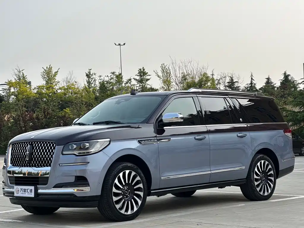 Lincoln Navigator One 2023 — фото 1