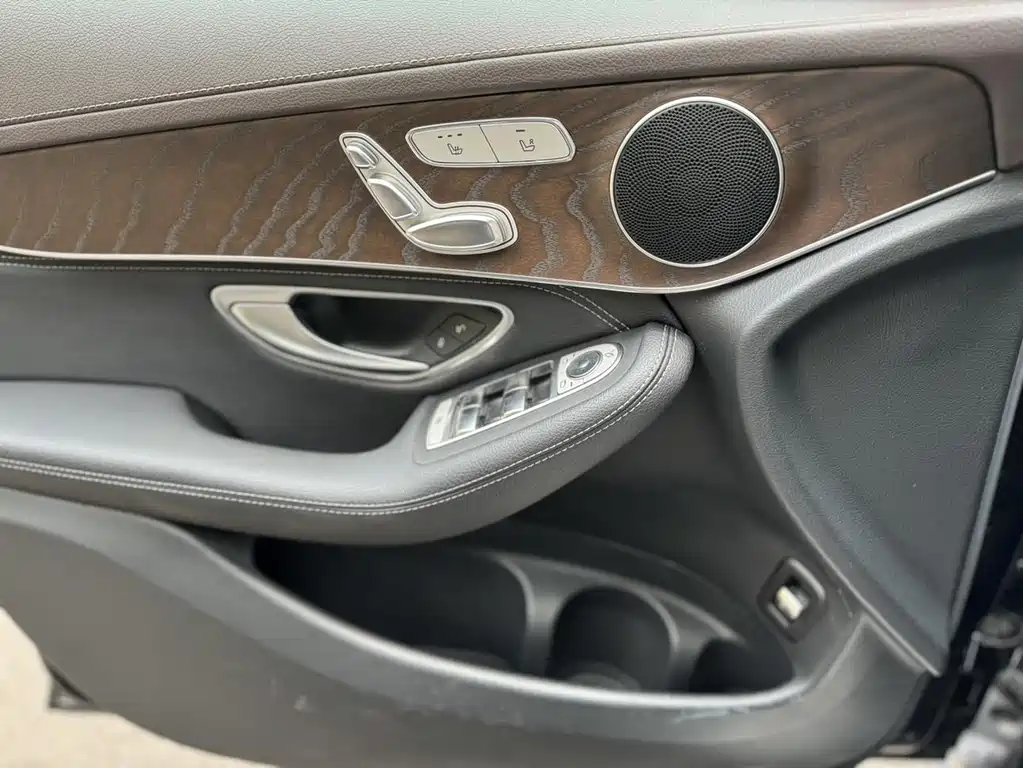 Mercedes-Benz GLC 2019 — фото 12