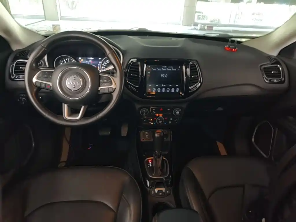 Jeep Compass 2021 — фото 10
