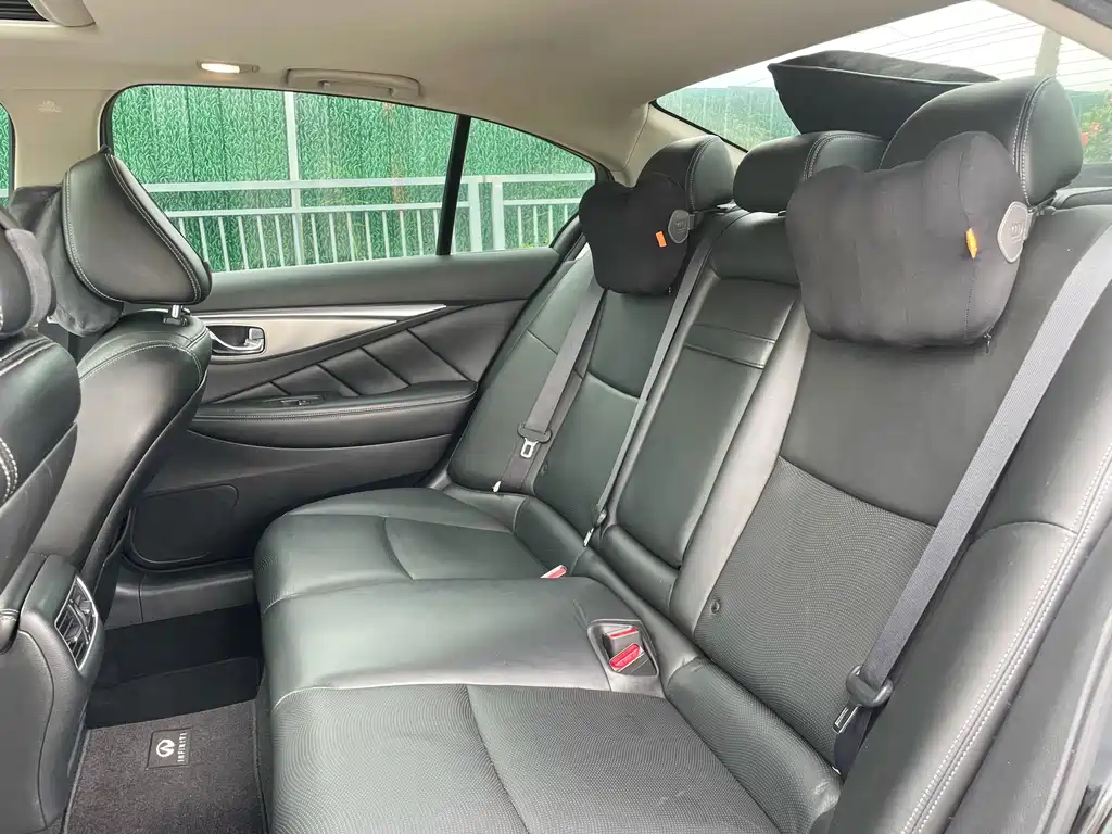 Infiniti Q50L 2015 — фото 17