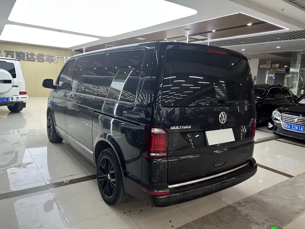 Volkswagen Multivan 2019 — фото 10