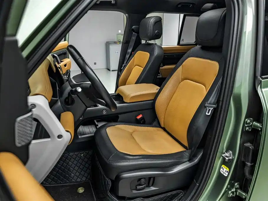 Land Rover Defender 2023 — фото 22