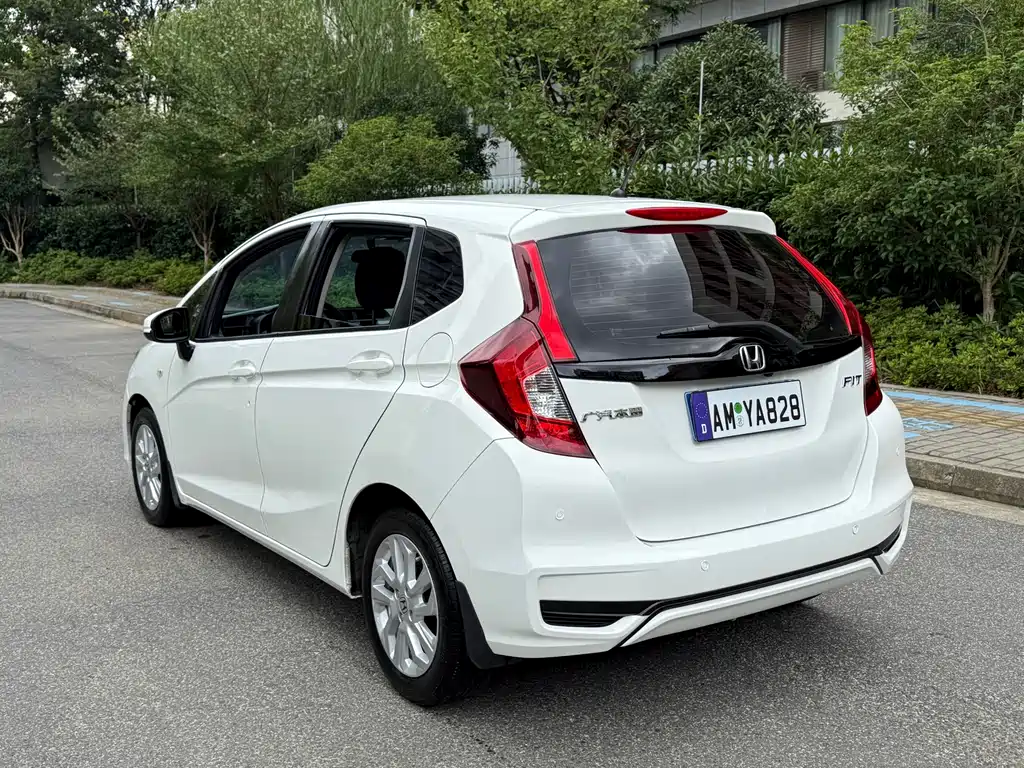 Honda Fit 2018 — фото 5