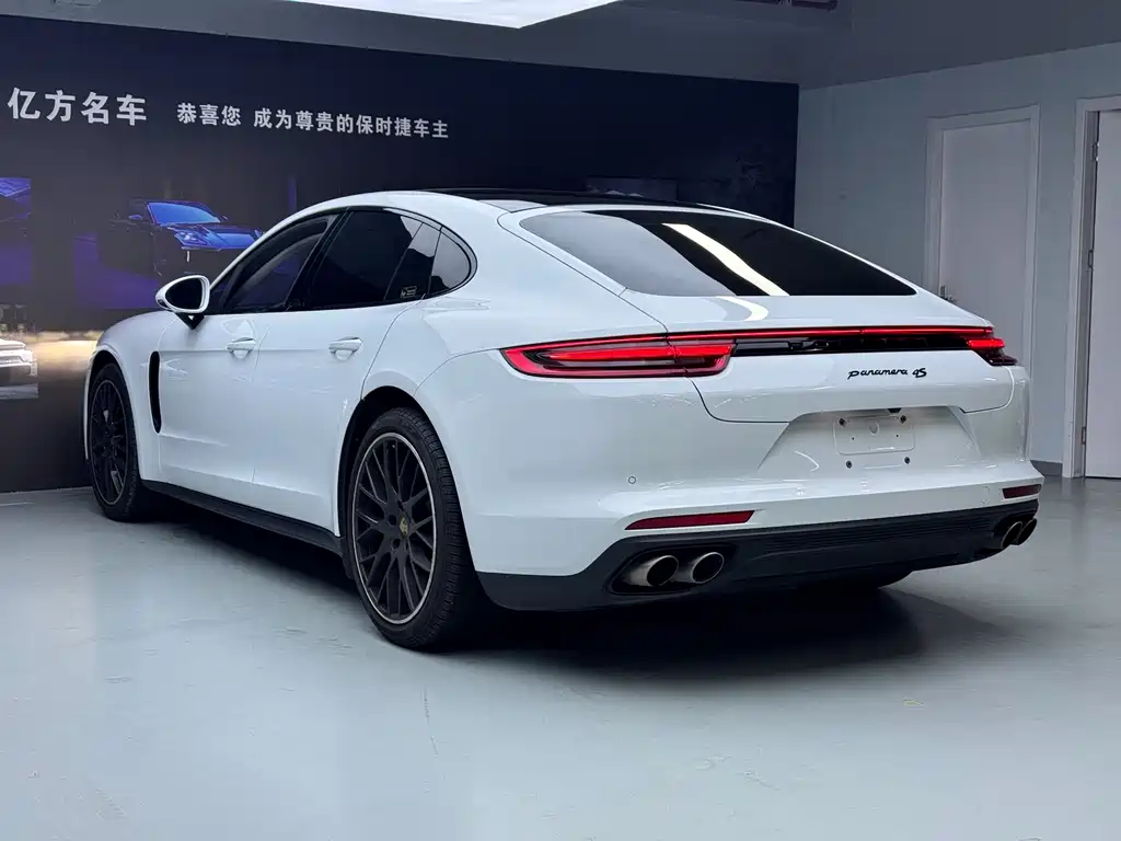Porsche Panamera 2017 — фото 17