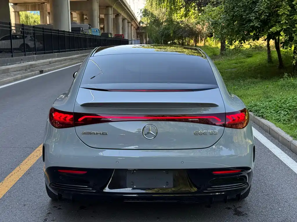 Mercedes-Benz EQE AMG 2023 — фото 5
