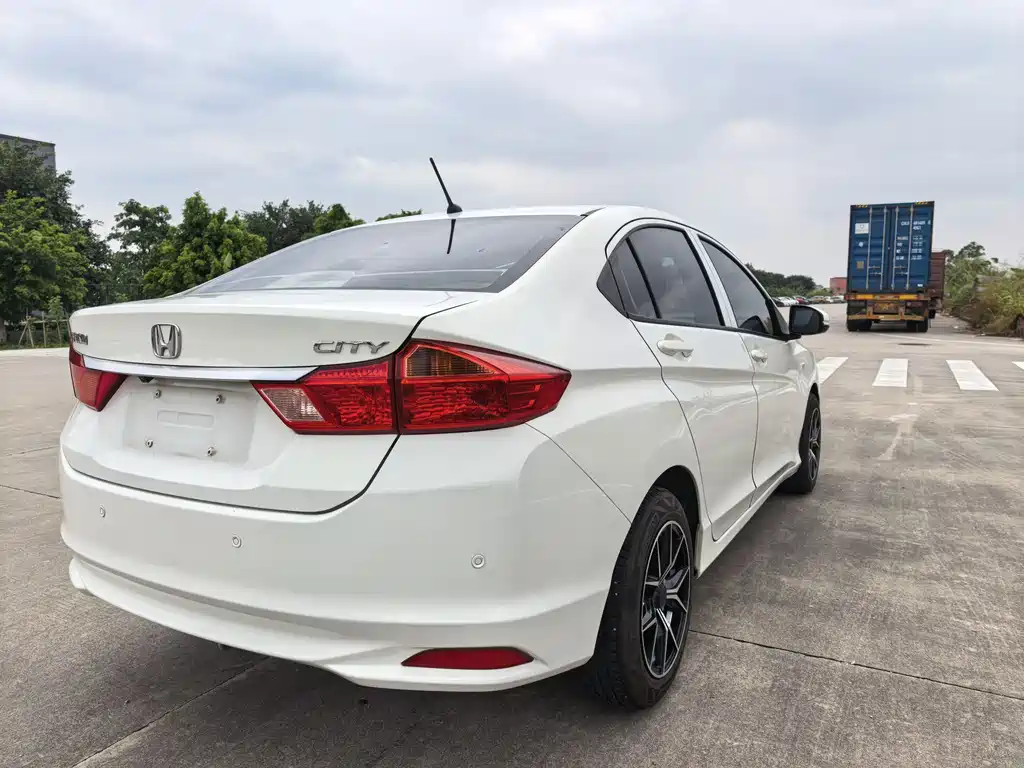 Honda City 2017 — фото 5