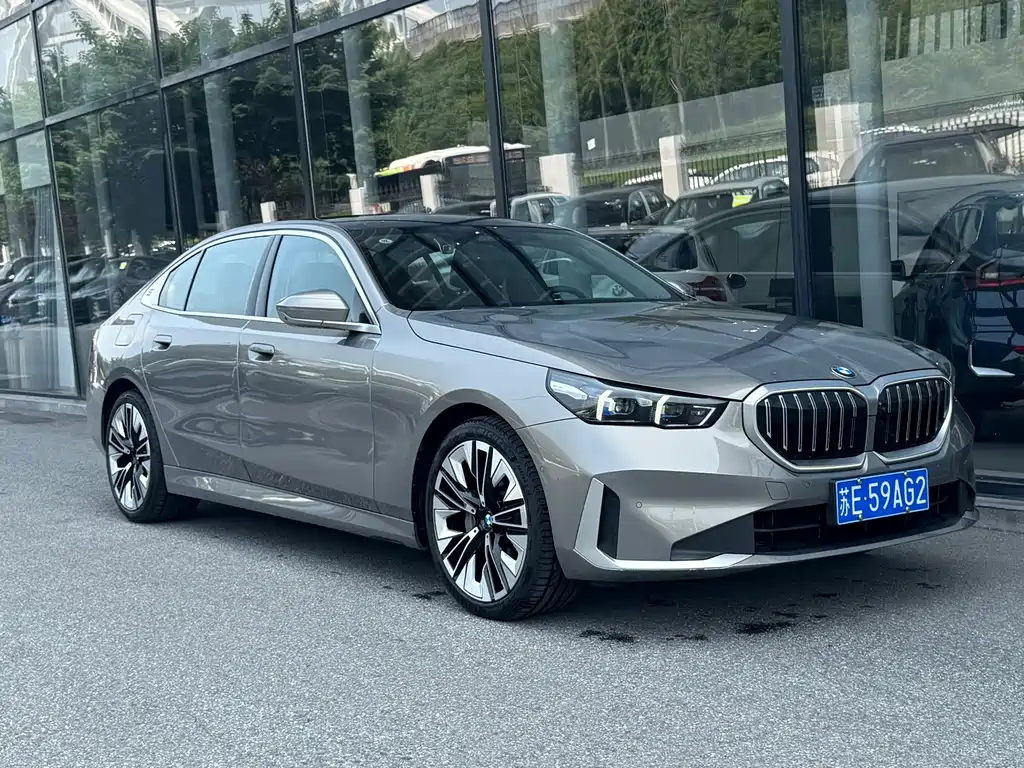 BMW 5 Series 2024