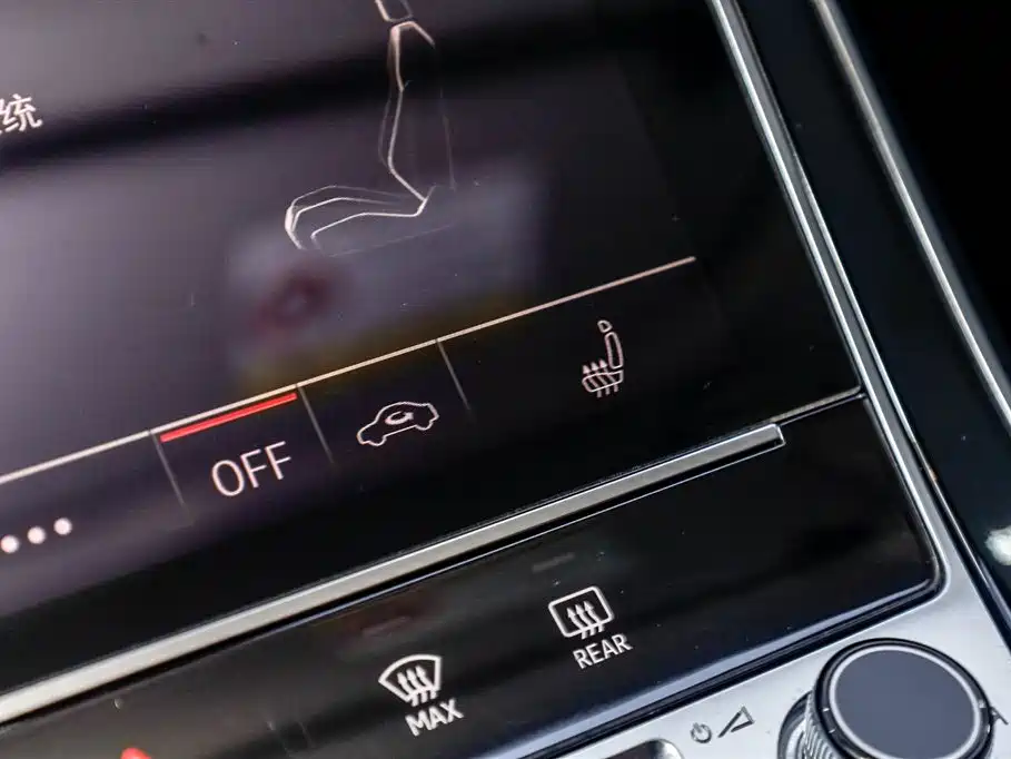 Audi Q7 2020 — фото 18