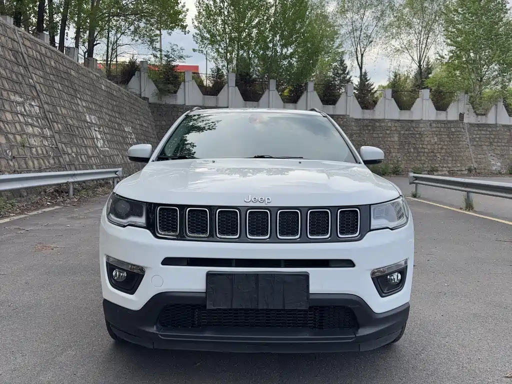 Jeep Compass 2017 — фото 2