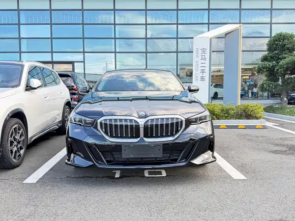 BMW 5 Series 2024