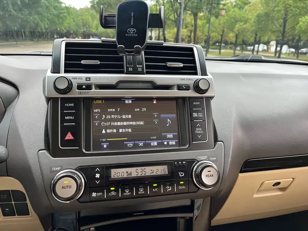 Toyota Prado 2016 — фото 19
