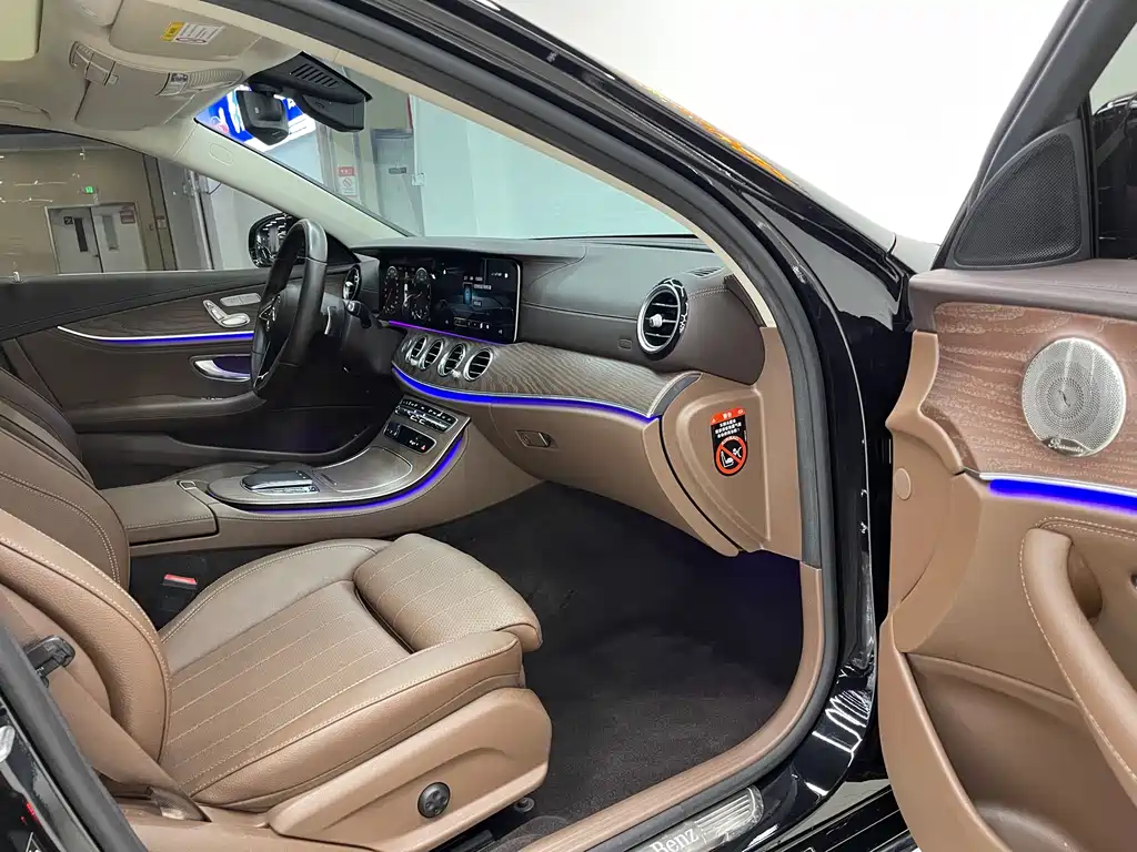 Mercedes-Benz E-Class 2023 — фото 10