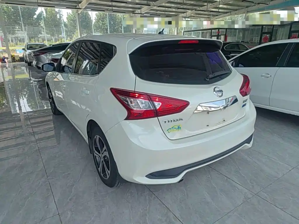 Nissan Tiida 2016 — фото 5