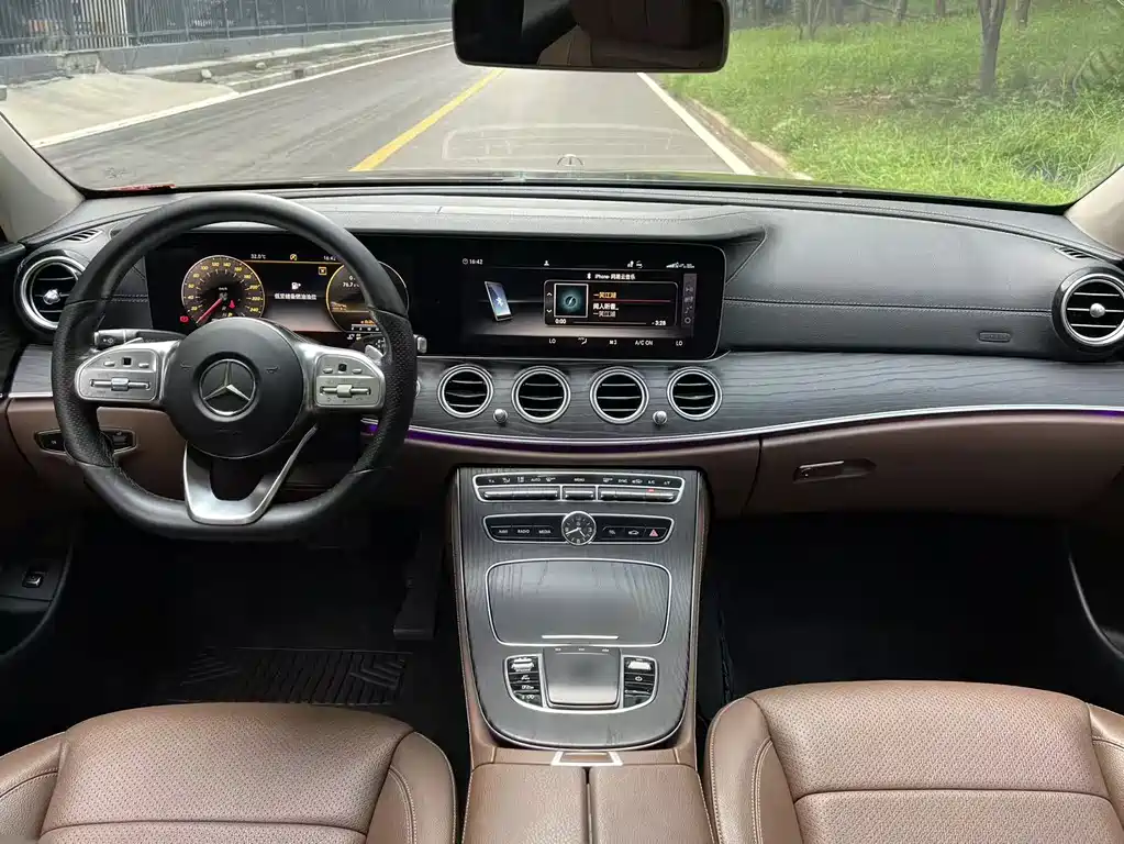 Mercedes-Benz E-Class 2019 — фото 13