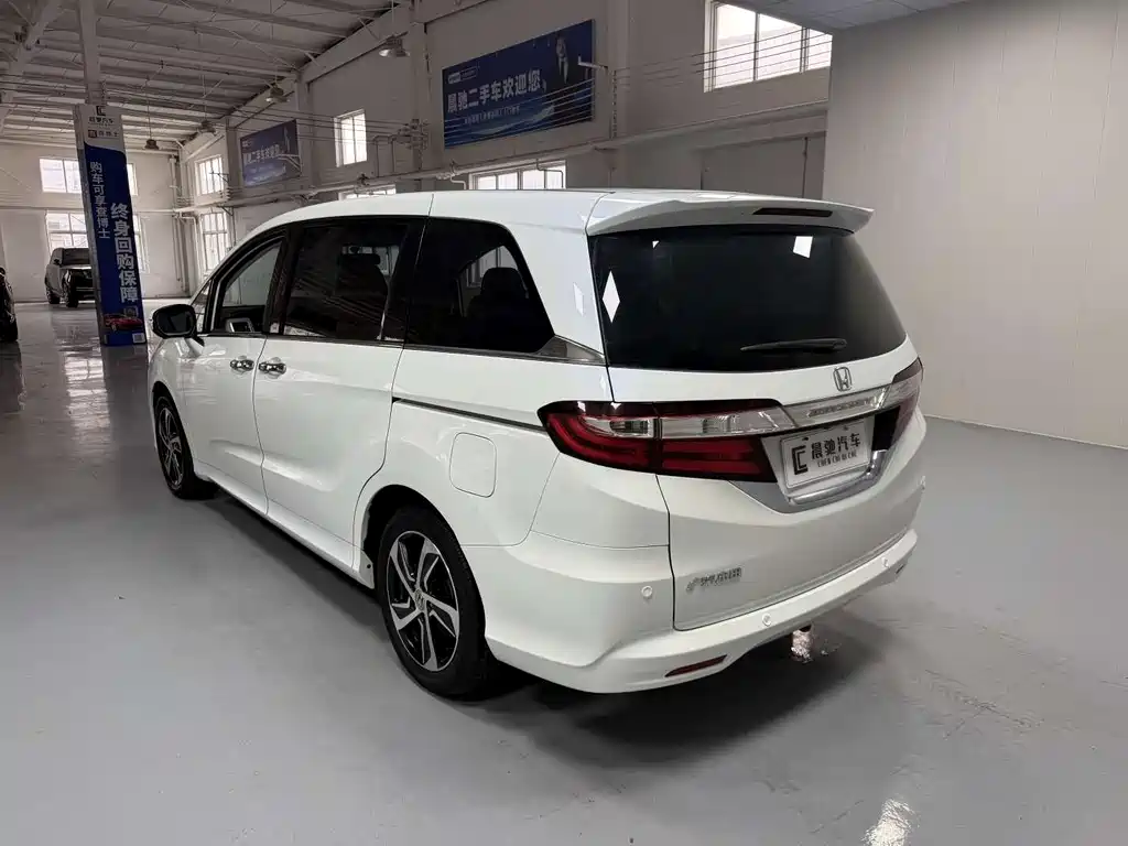 Honda Odyssey 2016 — фото 6