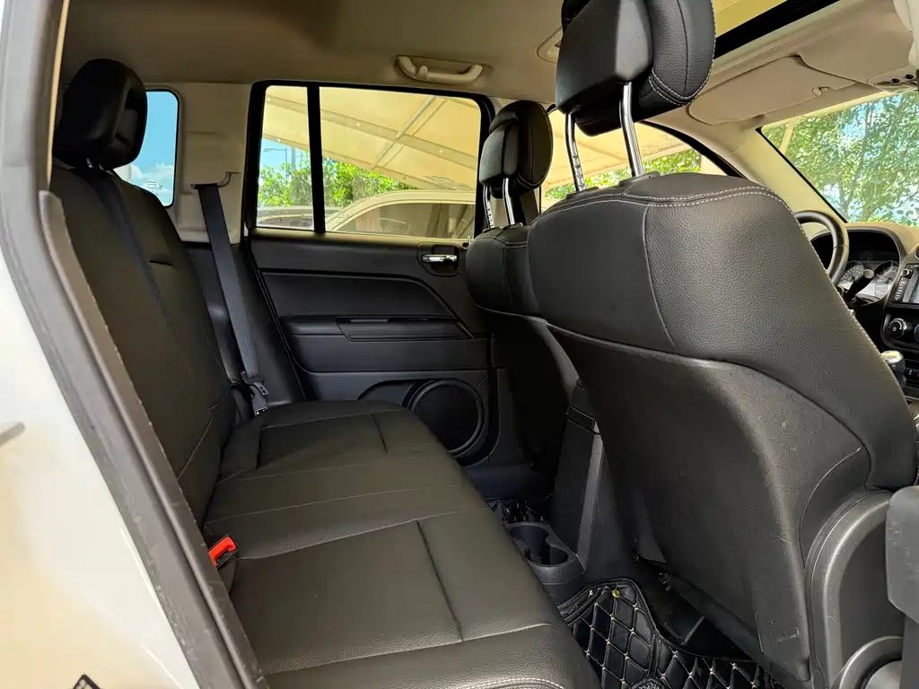 Jeep Compass 2013 — фото 10