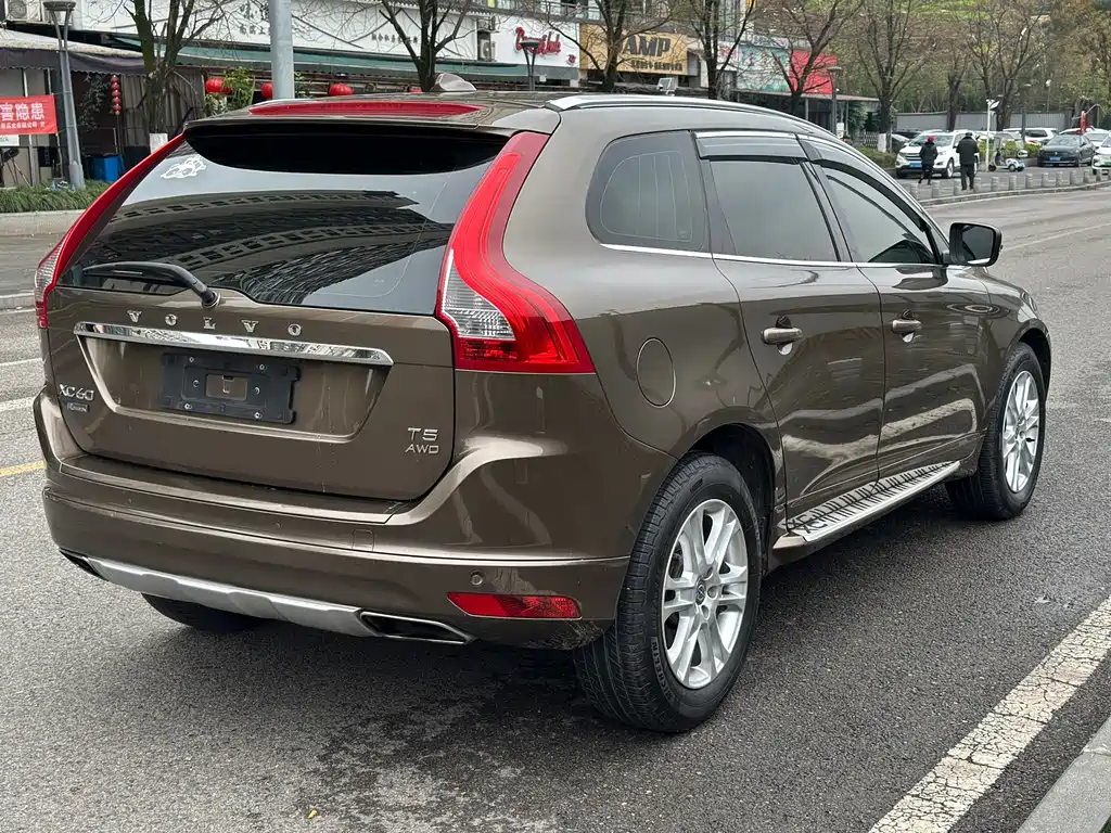 Volvo XC60 2016 — фото 11