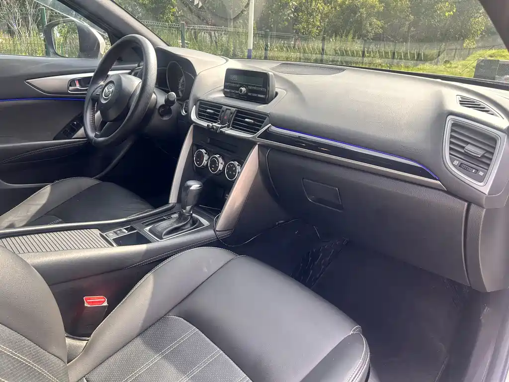 Mazda CX-4 2016 — фото 10