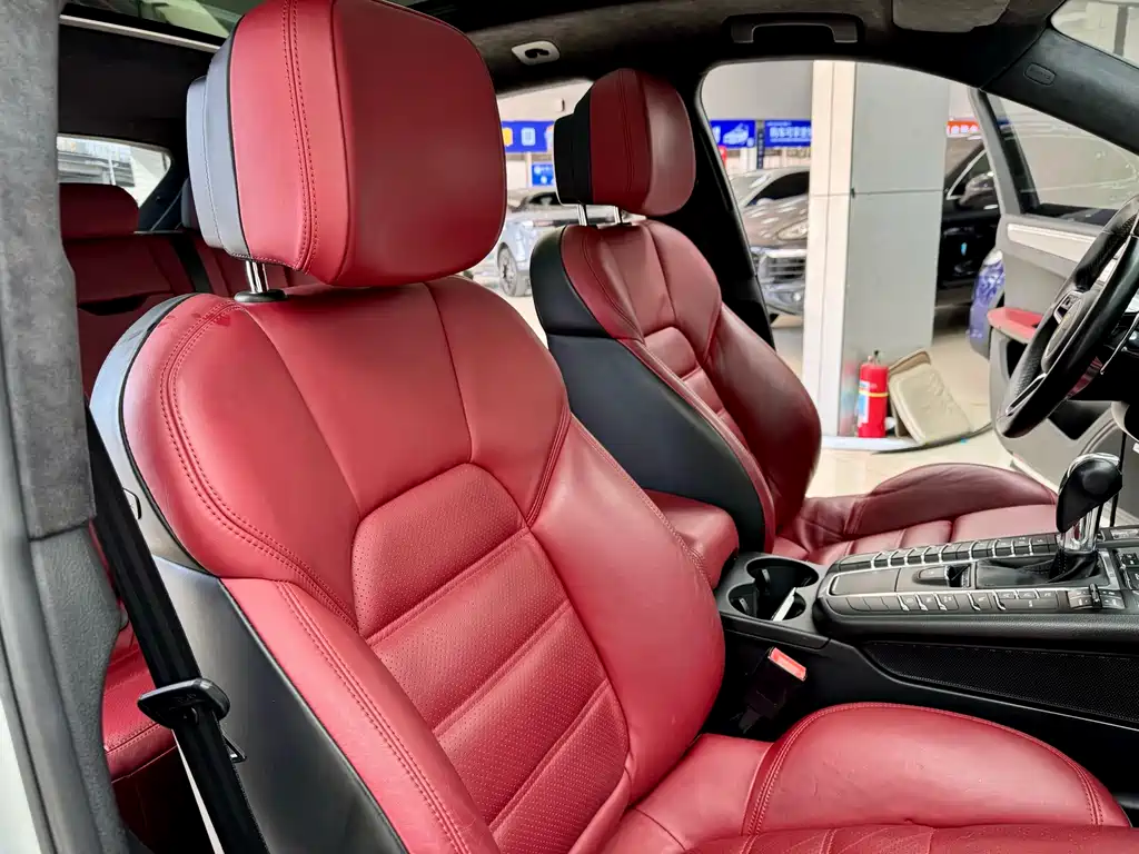 Porsche Macan 2016 — фото 18