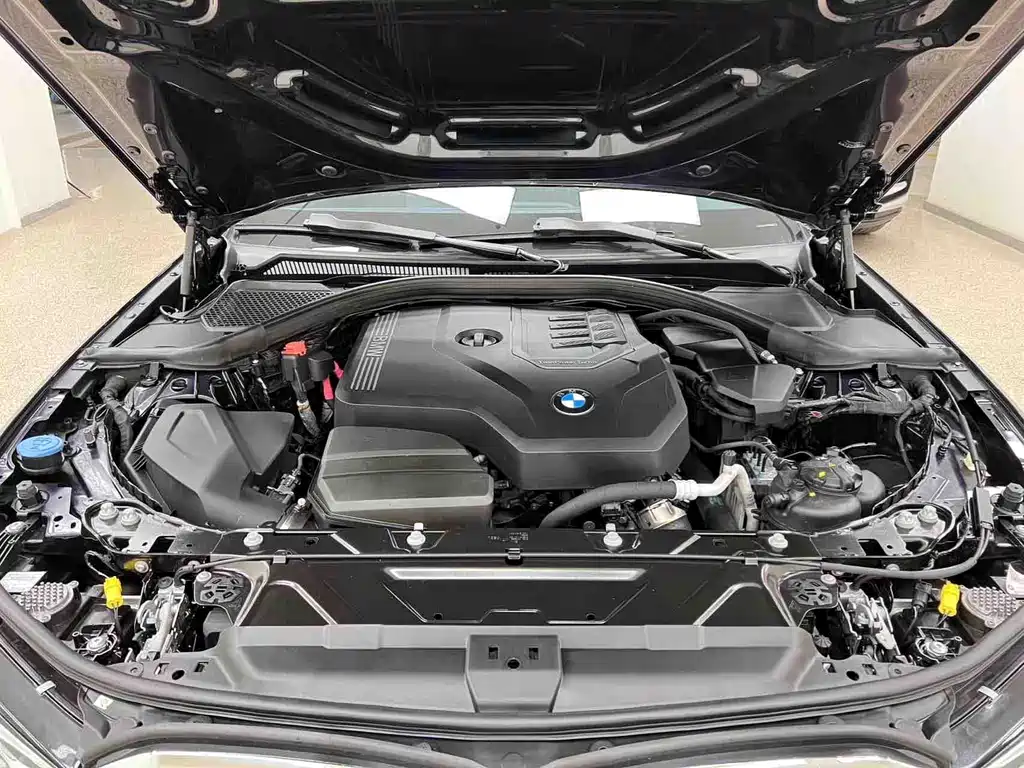 BMW 3 Series 2021 — фото 19