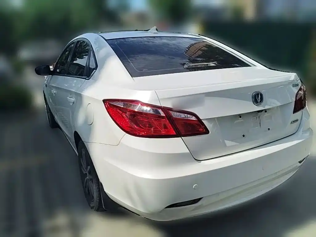 Changan Eado 2015 — фото 9