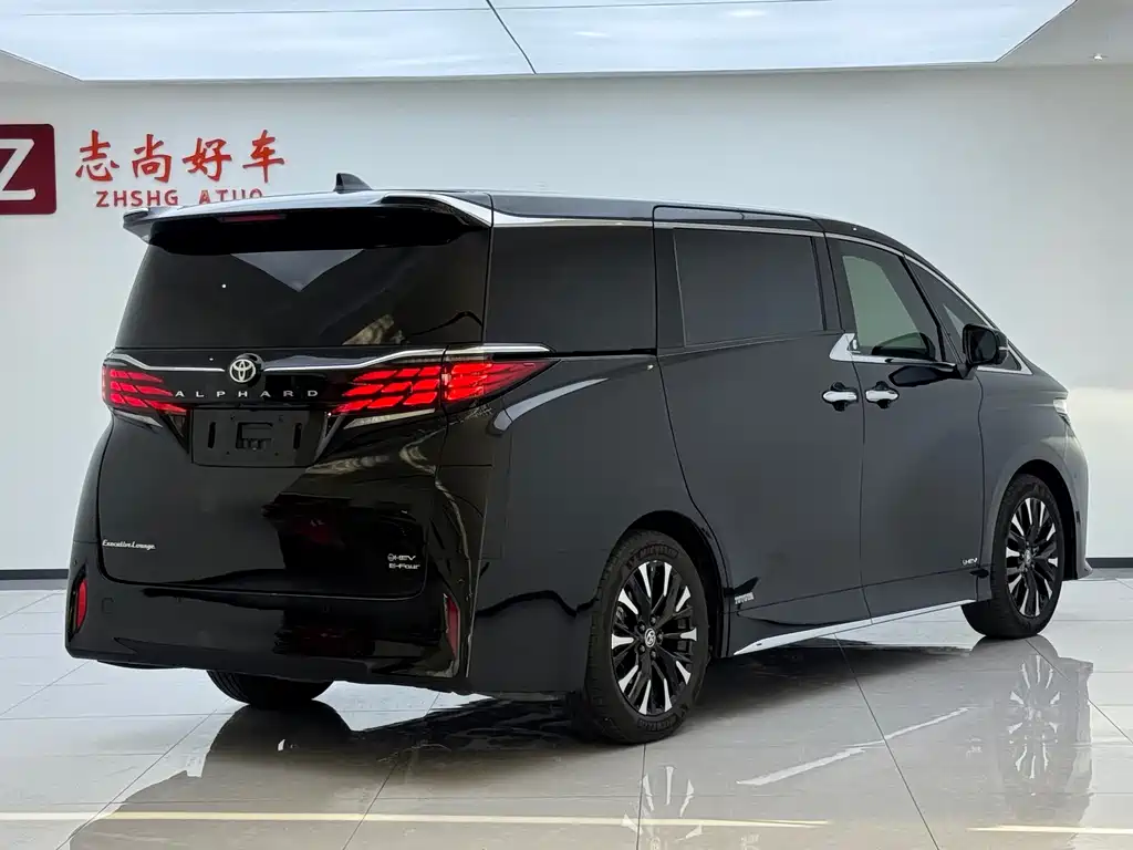 Toyota Alphard 2024 — фото 15