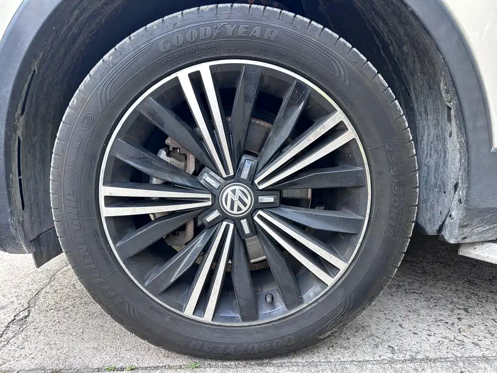 Volkswagen Tiguan L 2018 — фото 11