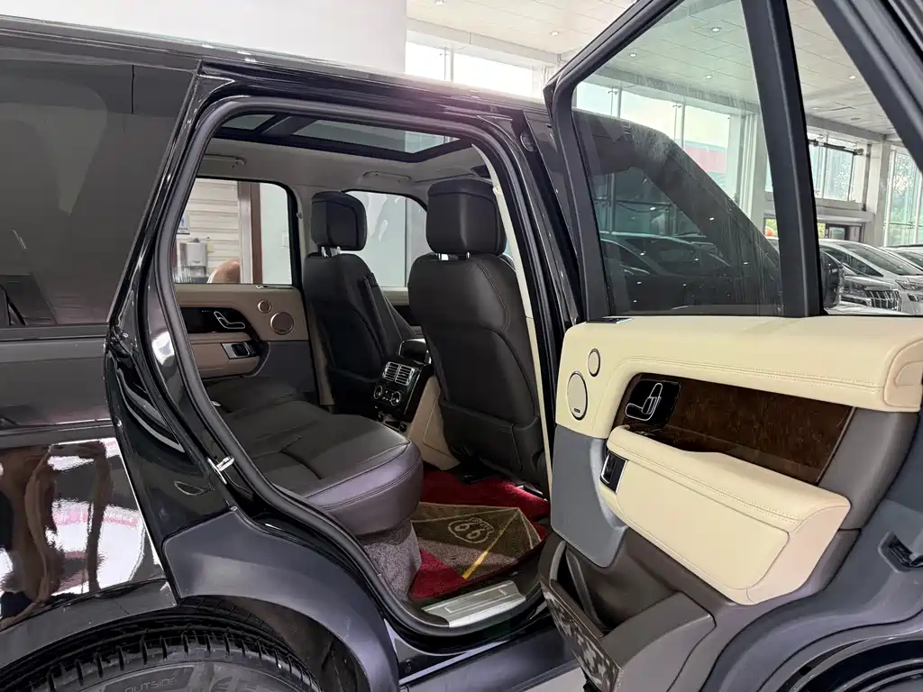 Land Rover Range Rover 2020 — фото 10