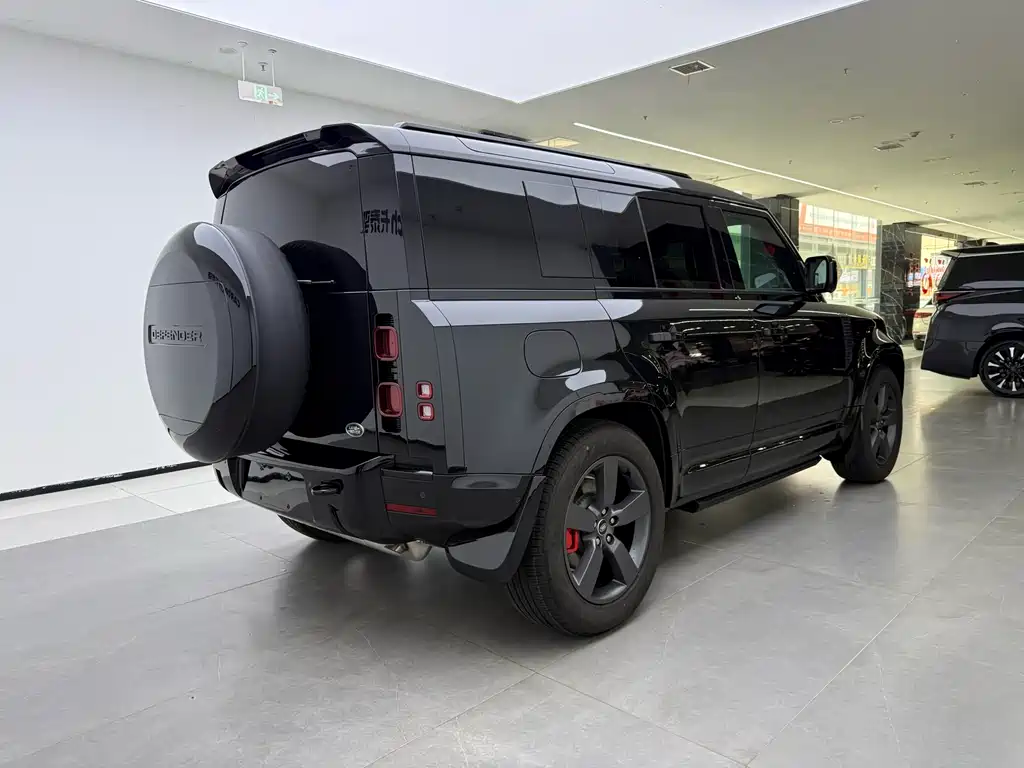 Land Rover Defender 2026