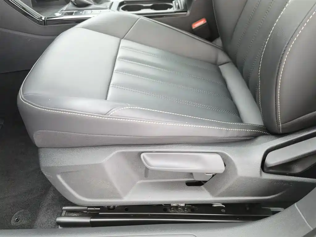 Volkswagen Passat 2023 — фото 20
