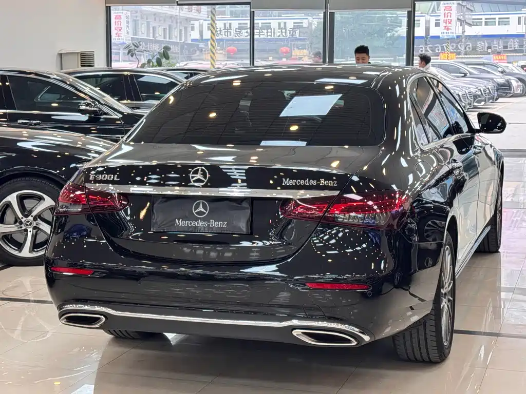 Mercedes-Benz E-Class 2023 — фото 6