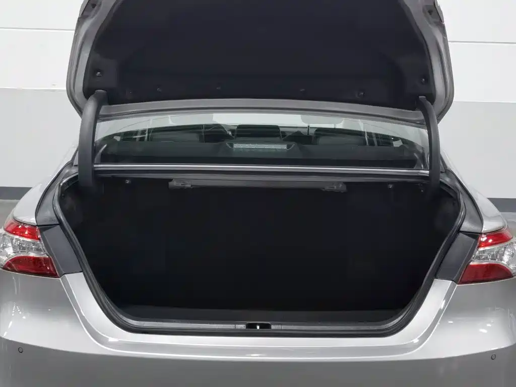 Toyota Camry 2022 — фото 16