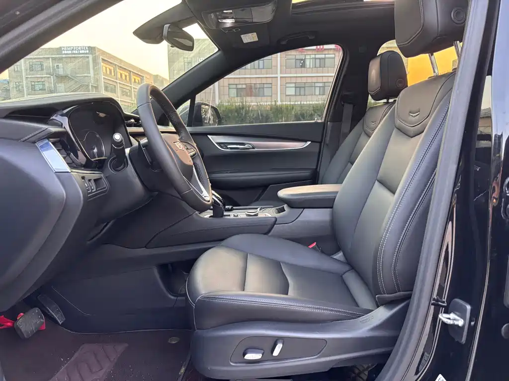 Cadillac XT6 2021 — фото 15