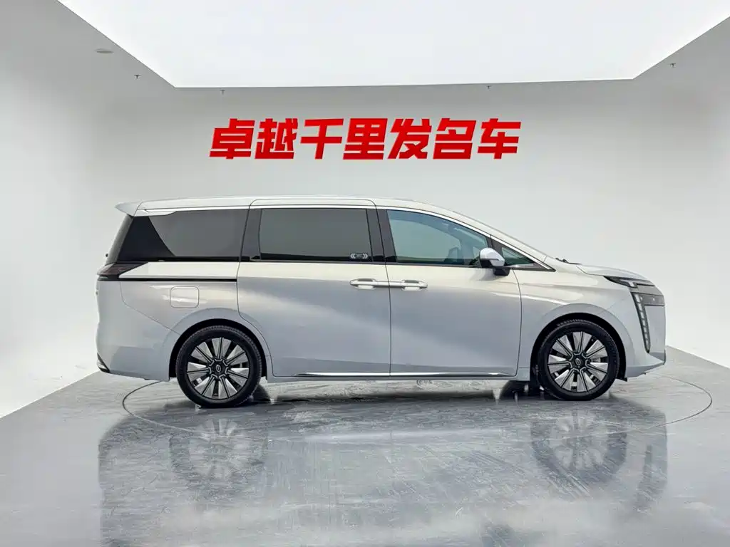 GAC Trumpchi E8 PHEV 2024 — фото 7
