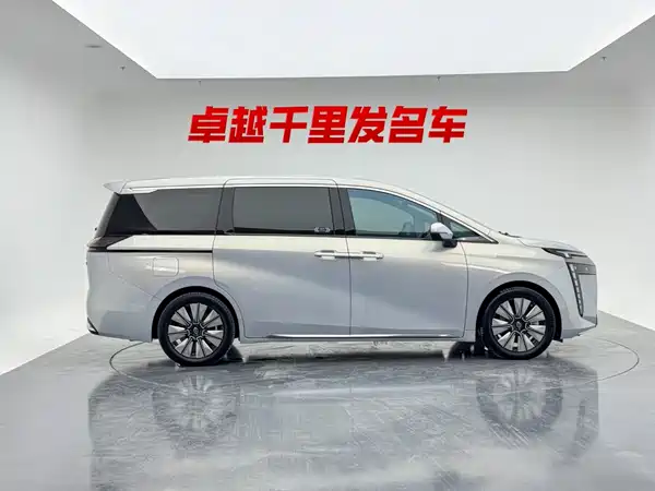 GAC Trumpchi E8 PHEV 2024