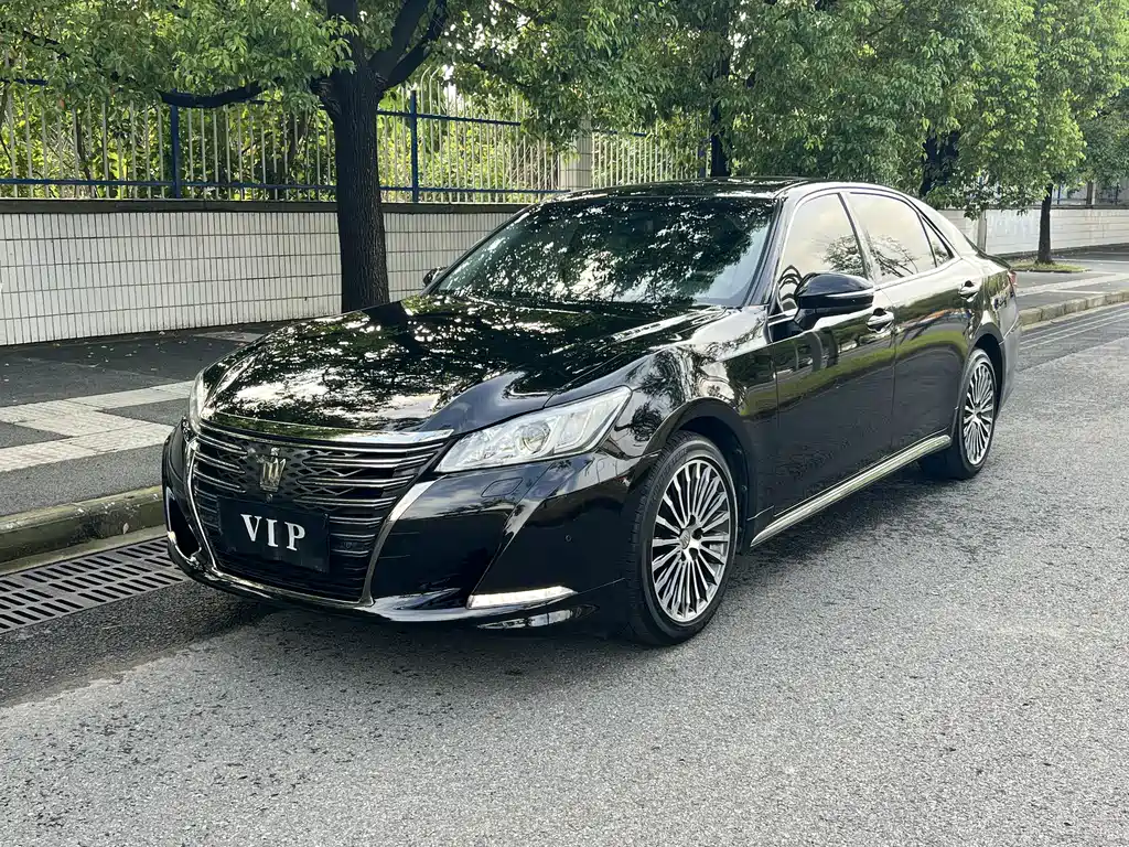 Toyota Crown 2018