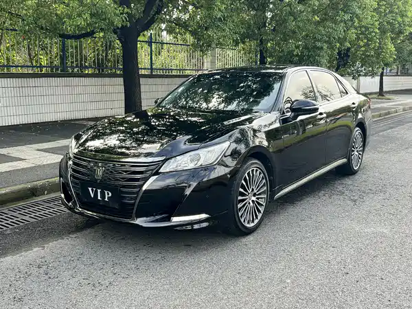 Toyota Crown 2018