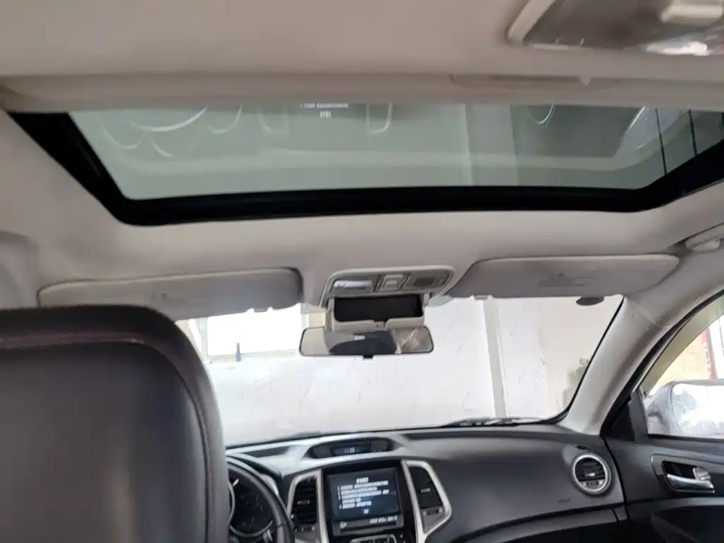 Changan Eado XT 2015 — фото 18