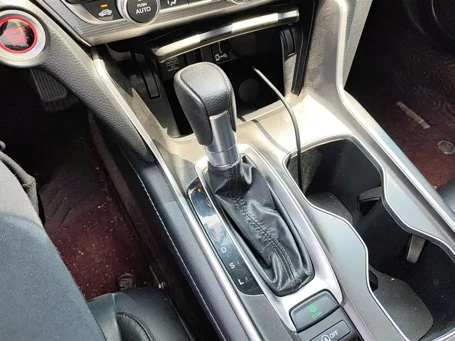 Honda Accord 2022 — фото 16
