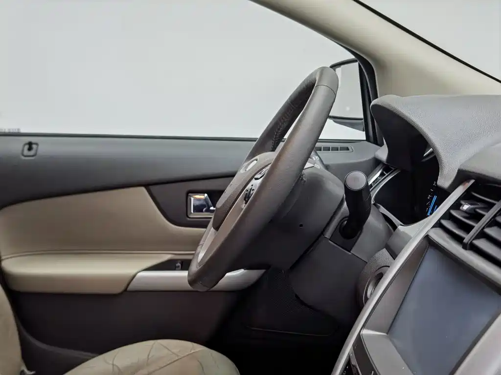 Ford Edge 2015 — фото 22