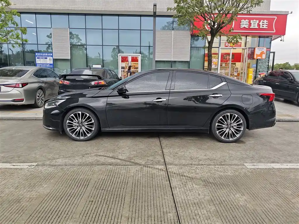 Nissan Teana 2023