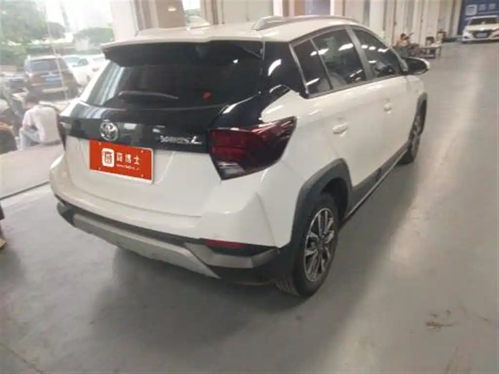 Toyota Yaris L 2023
